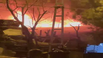 2 gecekondu alev alev yandı