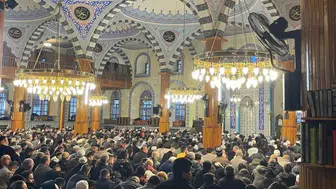 Başkan Altay bayram sabahında vatandaşlarla kucaklaştı