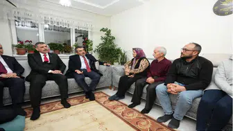 Bakan Tekin ve Bakan Çiftçi, Fatma Nur öğretmenin ailesine taziyede bulundu