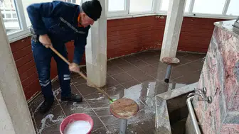 Konya'da camiler köpük köpük yıkandı