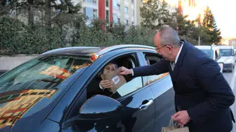 Başkan Kavuş’tan yolda kalanlara iftar ikramı