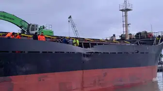 2 kuru yük gemisi çarpıştı