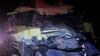 Konya'da iki tır çarpıştı