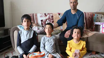 Biri engelli 4 çocuğuna hem annelik hem babalık yapıyor