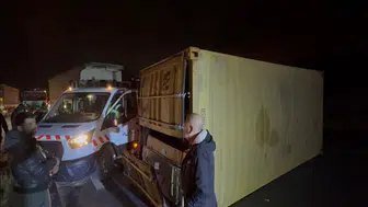 2 TIR çarpıştı: 2 yaralı