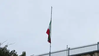 İstanbul'daki İran Başkonsolosluğu'nda bayraklar yarıya indirildi
