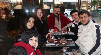 Sauna Gümüşkapı İşletmecisi Alparslan Emre Katırcı, bayramı yeğenleriyle kutladı