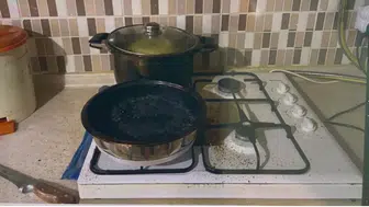 Ocakta unuttuğu yemek yandı, dumandan etkilenip öldü