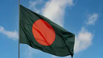 Bangladeş'te yolcu otobüsü nehre düştü: 24 ölü