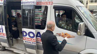 Konya’da Muhsin Yazıcıoğlu için lokma dağıtıldı!