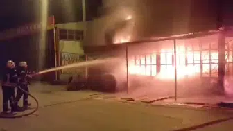 Lastik dükkanı alev alev yandı