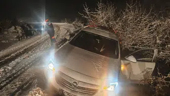 Yoğun kar yüzünden zincirleme kazalar meydana geldi