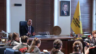 Gündoğdu Koleji öğrencileri Başkan Uğur İbrahim Altay ile