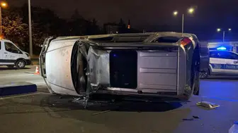 Otomobilin çarptığı cip devrildi