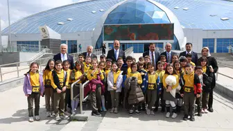 Konya Protokolü Bilim Merkezi’nde öğrencilerle buluştu