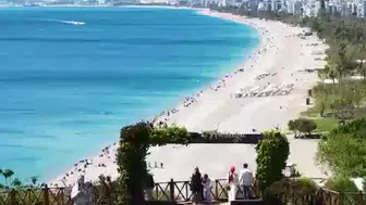 Konyaaltı Sahili'nde yoğunluk