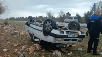 Konya'da araziye uçan otomobilden mucize kurtuluş!