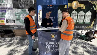 Kulu’da gençlik sahada: AK Parti standına yoğun ilgi