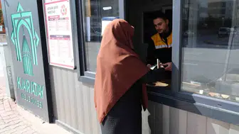 Konya'da 12'li set belediye tarafından vatandaşa dağıtılıyor!