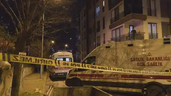 Annesi ve ağabeyini silahla öldürdü