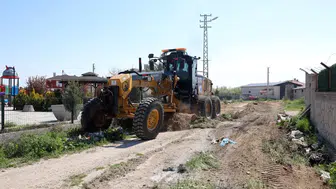 Cihanbeyli’de yol seferberliği! Kumlama çalışmaları başladı