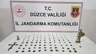 136 parça tarihi eser ele geçirildi; 2 gözaltı