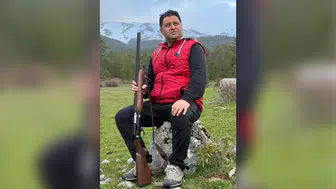 Ahmet Başkan silahlanmış