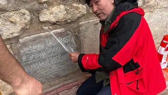 Konya'da yüzyıllık kitabe ortaya çıkarıldı: Yazanlar dikkat çekti!