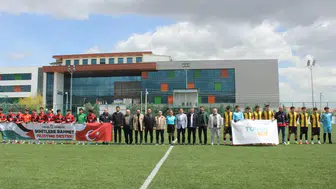 Konya’da gençler sahne aldı: 5x5 futbol turnuvası nefes kesti