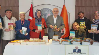 Salih Sedat Ersöz Selçukya’da kitaplarını imzaladı