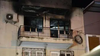 Evde çıkan yangında baba öldü, oğlu entübe edildi