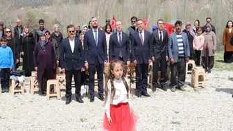 1 öğretmen 1 öğrencili okulda 23 Nisan kutlaması