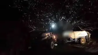 Traktör ile kayısı ağacı arasında kalan sürücü öldü