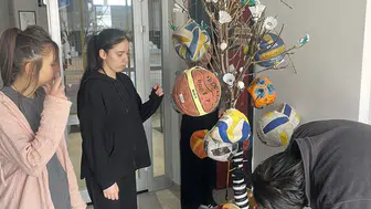 Konya Selçuklu Fen Lisesi'nde eski spor malzemeleri sanata dönüştü