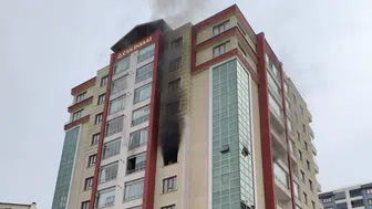 Konya’da apartmanda yangın paniği