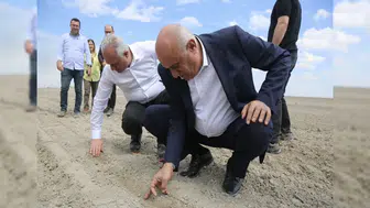 Erkoyuncu, pancar ekimine katıldı