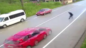 Otomobilin çarptığı yaya ağır yaralandı