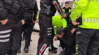 Ehliyetsiz motosiklet sürücüsüne biber gazıyla müdahale