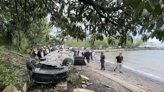 Kediye çarpmamak isterken plaja uçtu: 2’si çocuk 4 yaralı