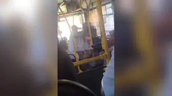 Halk otobüsünde yumruklu kavga