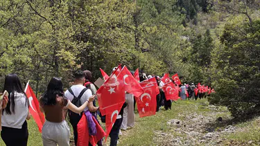 Konyalı kampçılar şanlı bayrakla yürüdü!