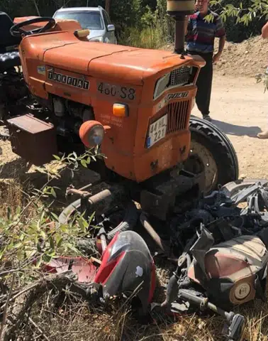Motosiklet-traktör çarpıştı: 1 ölü