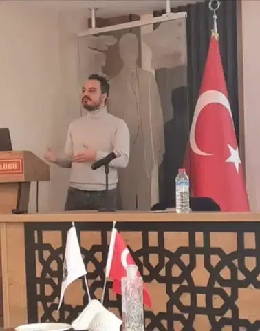 Polis memuru, dolandırıcılık yöntemlerini kitap haline getirdi
