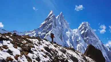 Everest Dağı'nda  1000 kişi mahsur kaldı