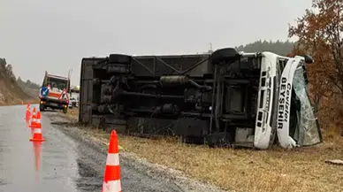 Konya'da okul servisi devrildi; 28'i öğrenci 29 yaralı