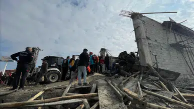 Tek katlı inşaatın çökmesi sonucu 2 işçi hayatını kaybetti