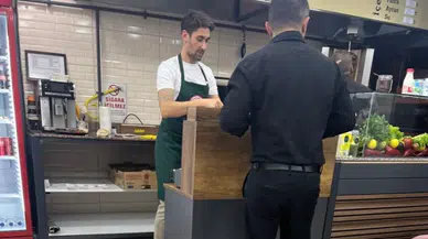 Konyaspor'un eski futbolcusu Orkan Çınar futbolu bıraktı, dönerci oldu!