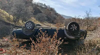 Kayıp öğretmen, devrilen kamyonette ölü bulundu