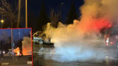 Seyir halindeki otomobil alev aldı