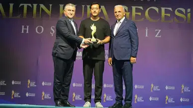 ‘Yılın spor insanı’ eski futbolcu Mesut Özil seçildi